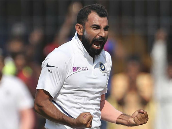 మూడు వికెట్లు తీసిన షమీ