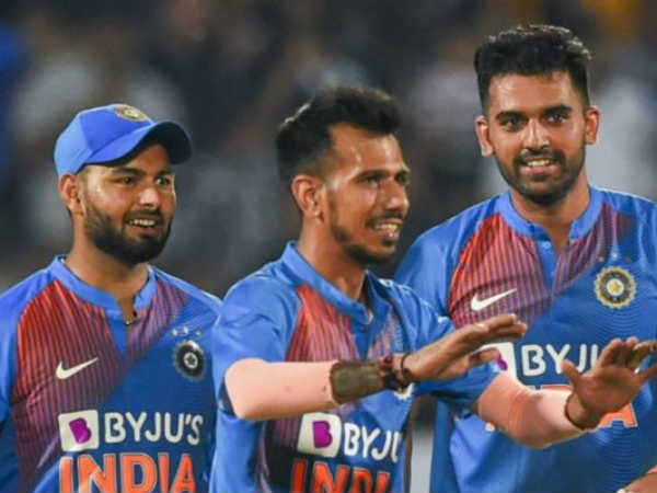 అత్యధిక వికెట్లు సాధించిన ఆటగాళ్ల జాబితాలో