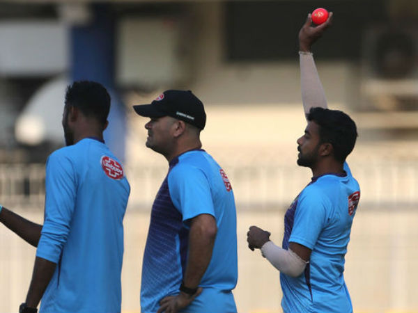 తడి బంతితో ప్రాక్టీస్: