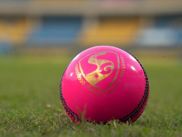 సూర్యాస్త సమయంలో బంతిని గుర్తించడం 