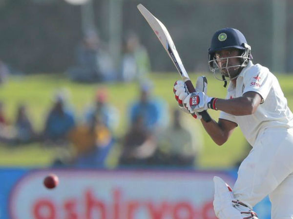 సంధ్య వెలుగులో బంతి కనిపించడం కష్టం: