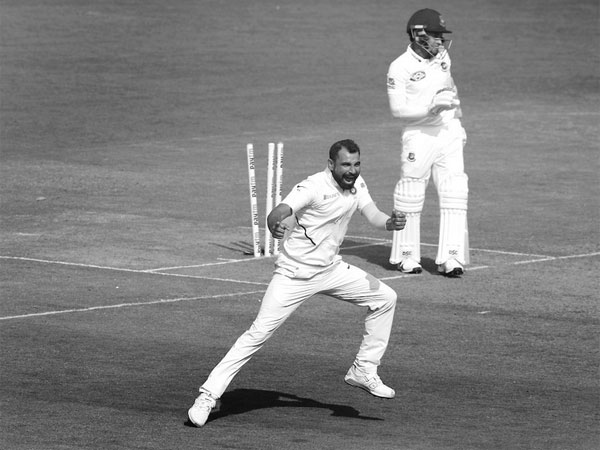 ప్రతి బంతికి వికెట్ తీసేలా ఉన్నాడు