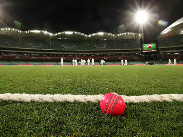 బంతిని భిన్నంగా చూసేందుకు