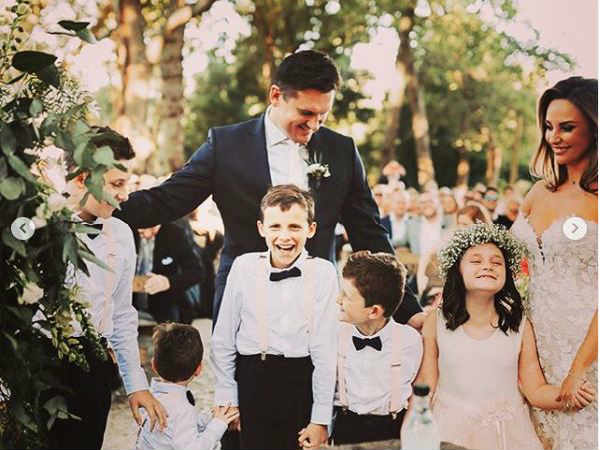 ప్రస్తుతం క్రికెట్ కామెంటేటర్‌గా