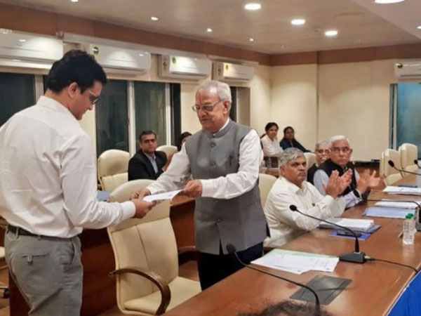 అధ్యక్షుడు, కార్యదర్శిల పదవీకాలం మూడేళ్లు ఉండేలా