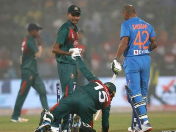  ఫీల్డింగ్‌ లోపాలు: