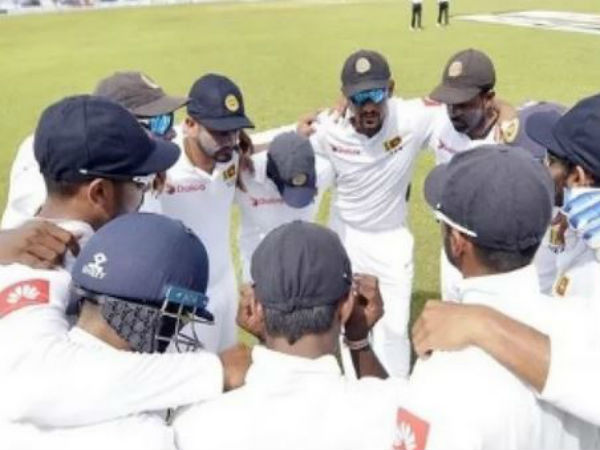 2009లో శ్రీలంక క్రికెటర్ల బస్సుపై ఉగ్రదాడి