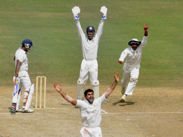 ఆటగాళ్లను హోటల్‌లోనే 