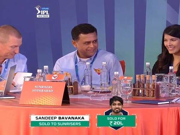 ఉన్నతమైన క్రికెటర్‌గా చూడాలని 