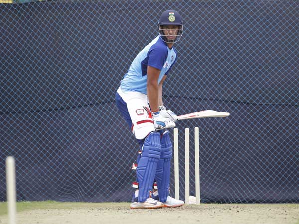 పిచ్‌ స్పిన్నర్లకు అనుకూలం: