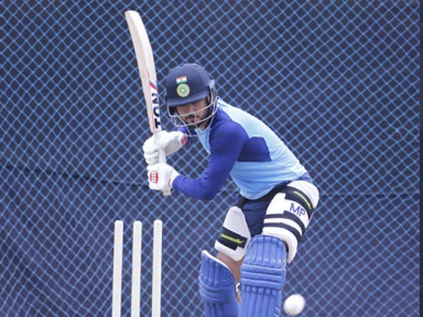 చివరి రెండు వన్డేల్లో విజయం: