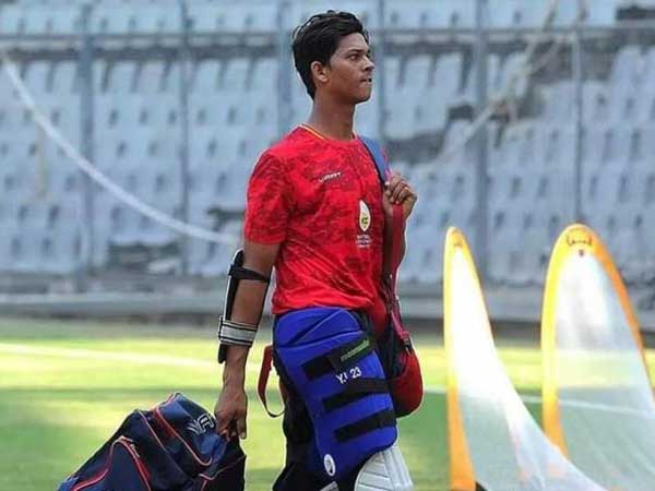 పానీపూరీ అమ్ముతూ ప్రాక్టీస్