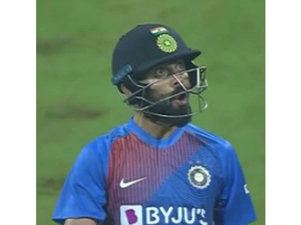 కళ్లతో సంబరాలు: