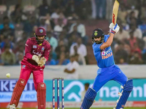 మరో వికెట్ దూరంలో మరో వికెట్ దూరంలో