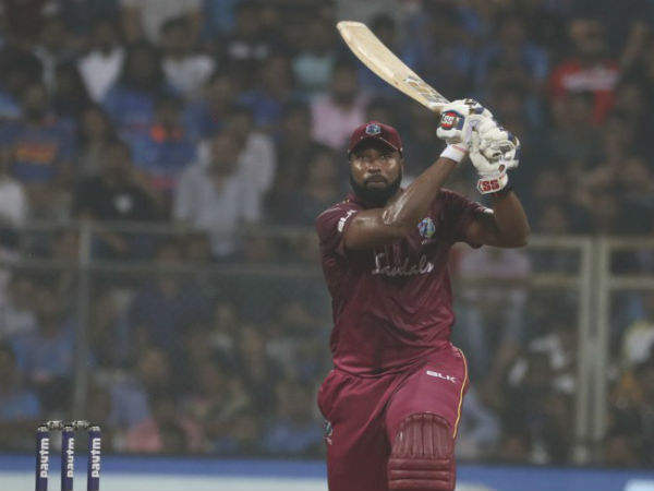 పొలార్డ్‌ అర్ధ సెంచరీ: