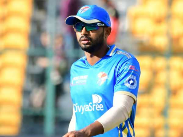 రోహన్ కదం (కనీస ధర: రూ. 20 లక్షలు)