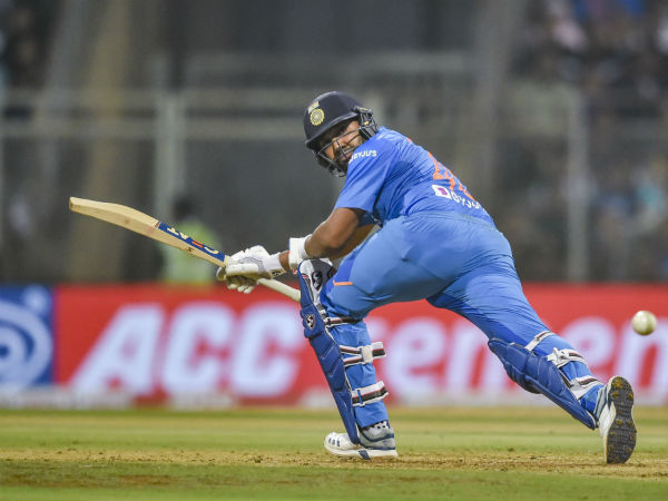 తొలి భారత క్రికెటర్‌గా 