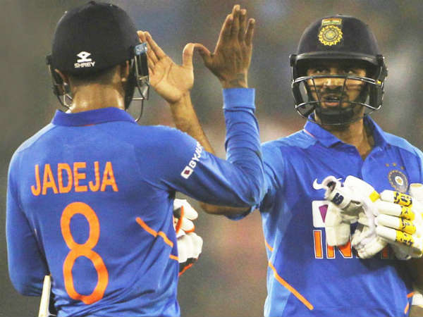 శార్ధూల్ ఠాకూర్ మెరుపులు