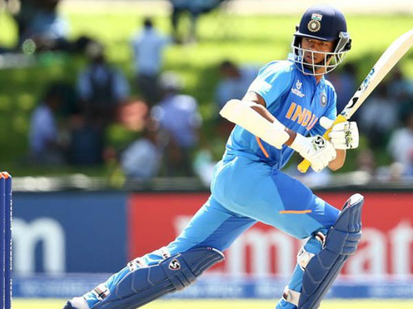 ఆదుకున్న జైస్వాల్..