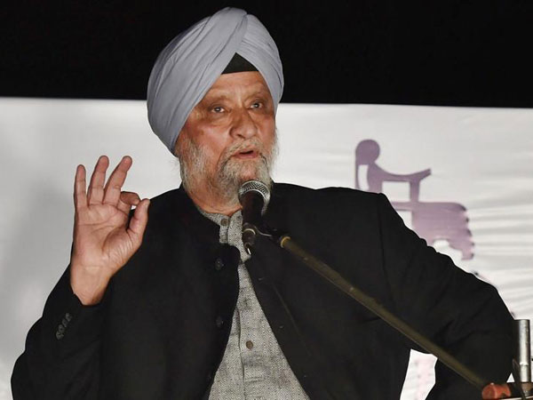 అంఫైర్‌ను దుర్బాషలాడిన గిల్‌