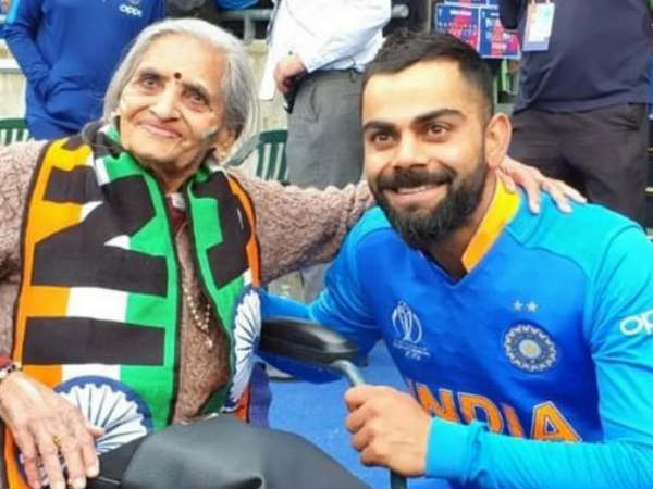 ఆశీర్వాదాన్ని అందుకున్న విరాట్‌, రోహిత్‌!