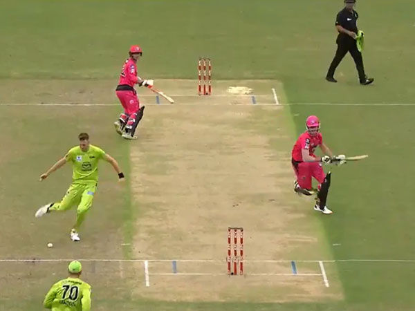 మోరిస్‌ ఫీల్డింగ్‌ విన్యాసం