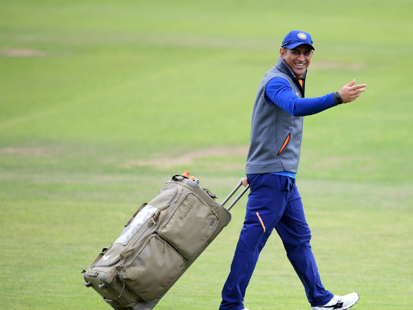 ధోనీకి దక్కని చోటు: