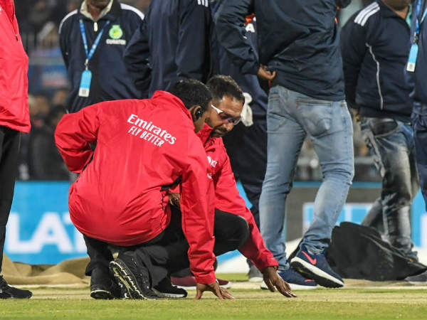 మ్యాచ్‌ రద్దు కాకముందే క్రికెటర్లు వెళ్లిపోయారు: