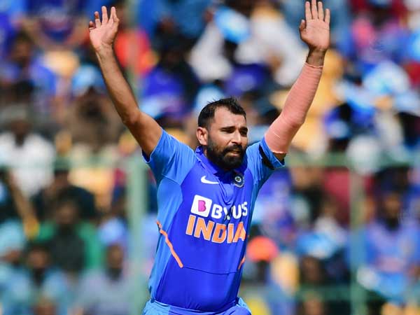 డెత్‌ ఓవర్లలో అత్యధిక వికెట్లు తీసిన రెండో బౌలర్‌గా షమి