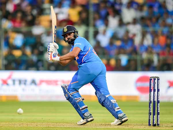 అత్యంత వేగంగా తొమ్మిది వేల పరుగుల మైలురాయిని