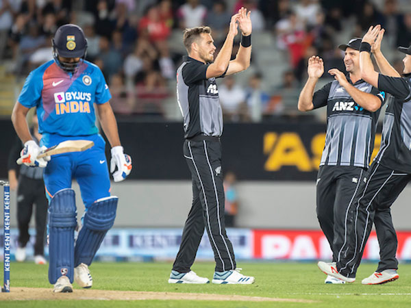 ఆదుకునేది ఎవరు