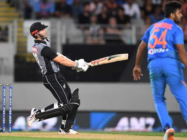 విలియమ్సన్‌, టేలర్ హాఫ్ సెంచరీలు