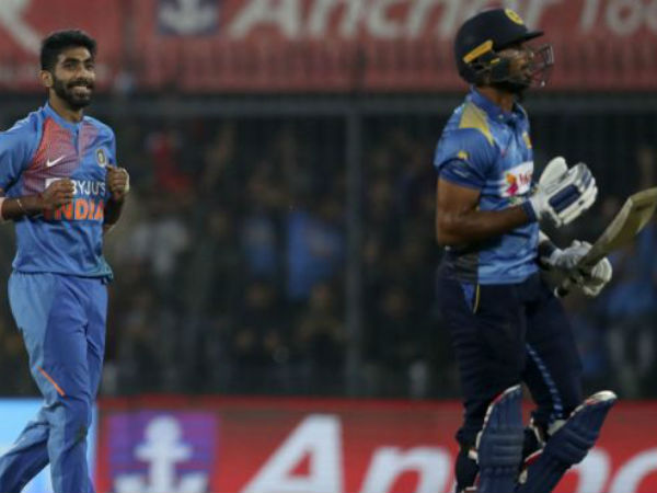 కుషాల్ పెరీరా క్లీన్ బౌల్డ్