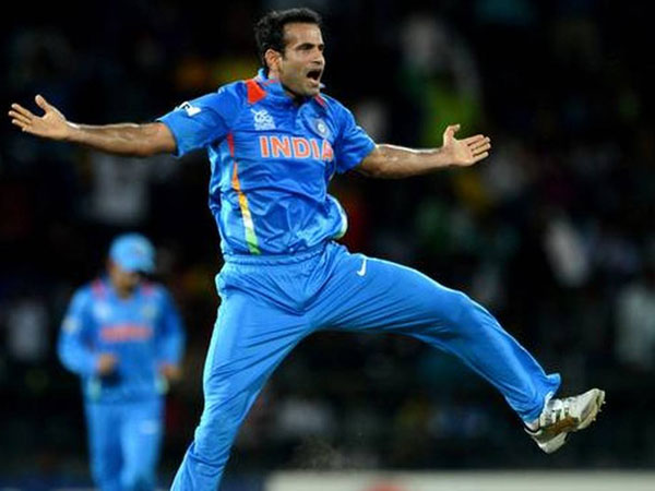 తొలి ఓవర్లోనే హ్యాట్రిక్‌