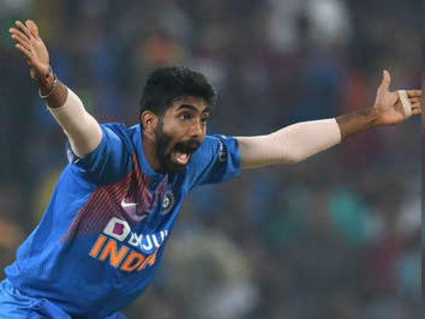 రెండు మెయిడిన్‌ ఓవర్లు: