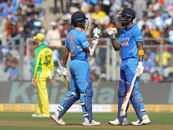 టాస్ ఓడి తోలుత బ్యాటింగ్