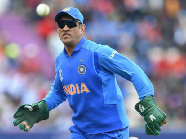 నో కాంట్రాక్ట్..