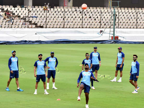  రిజర్వ్‌బెంచ్‌ ఆటగాళ్లకు అవకాశం: