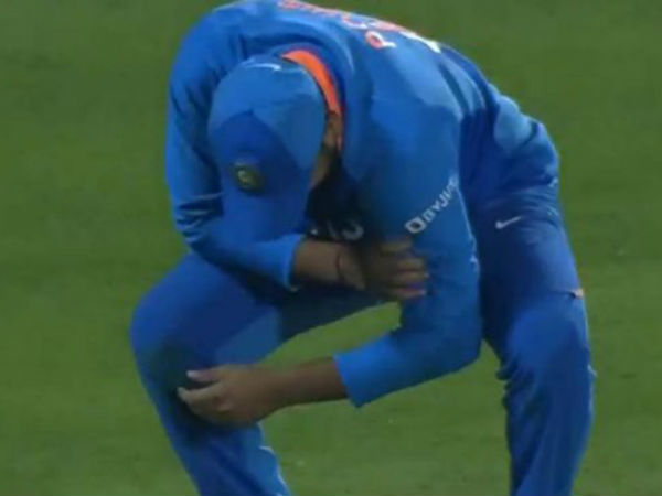 ఫీల్డింగ్ చేస్తూ..