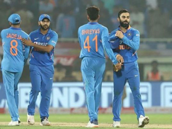 మిగతావారు మీ స్థానాలు వెతుక్కోండి: