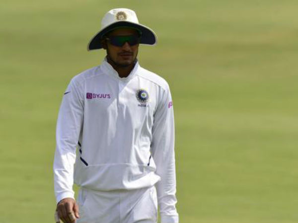 అంపైర్‌ తప్పుడు నిర్ణయం: