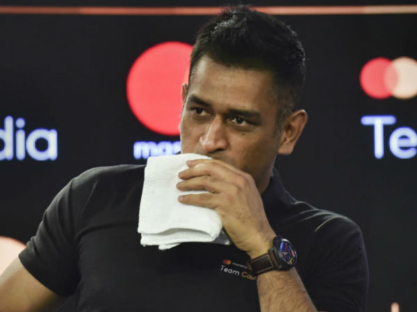 గతేడాది ఎ గ్రేడ్‌లో ఉన్న ధోని