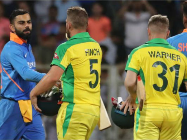 తేలిపోయిన భారత బౌలర్లు: