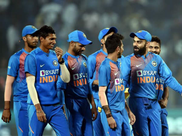 కుషాల్ పెరీరా క్లీన్ బౌల్డ్