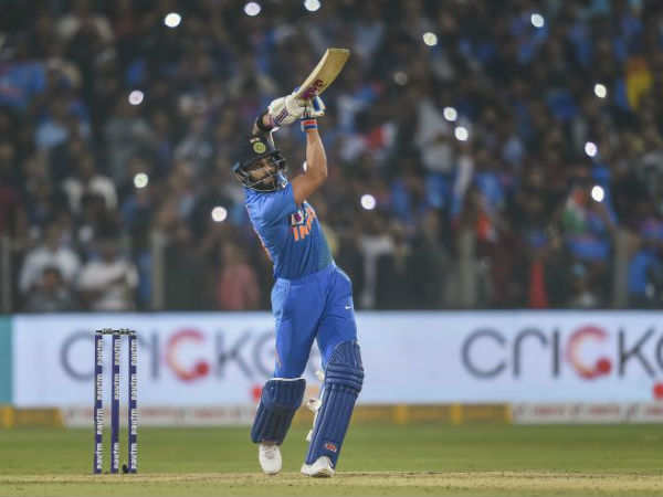 తొలి ఓవర్‌‌ చివరి బంతికి