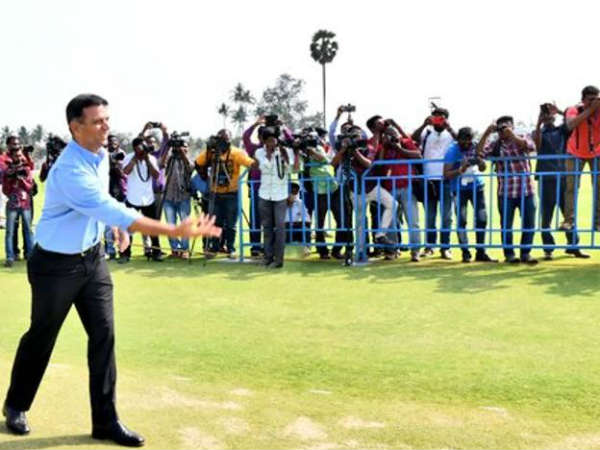 ద్రవిడ్‌ బౌలింగ్.. సీఎం బ్యాటింగ్‌: