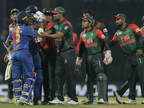 నిదహాస్ ట్రోఫీ.. నాగిని డ్యాన్స్