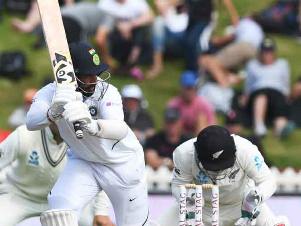 పుజారాను విమర్శించవద్దు..