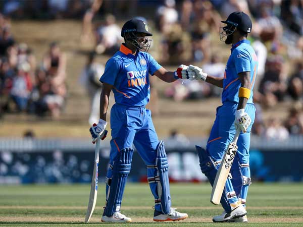 జాదవ్ మెరుపులు