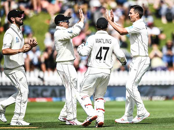 ఆడుకున్న టెయిలండర్లు..